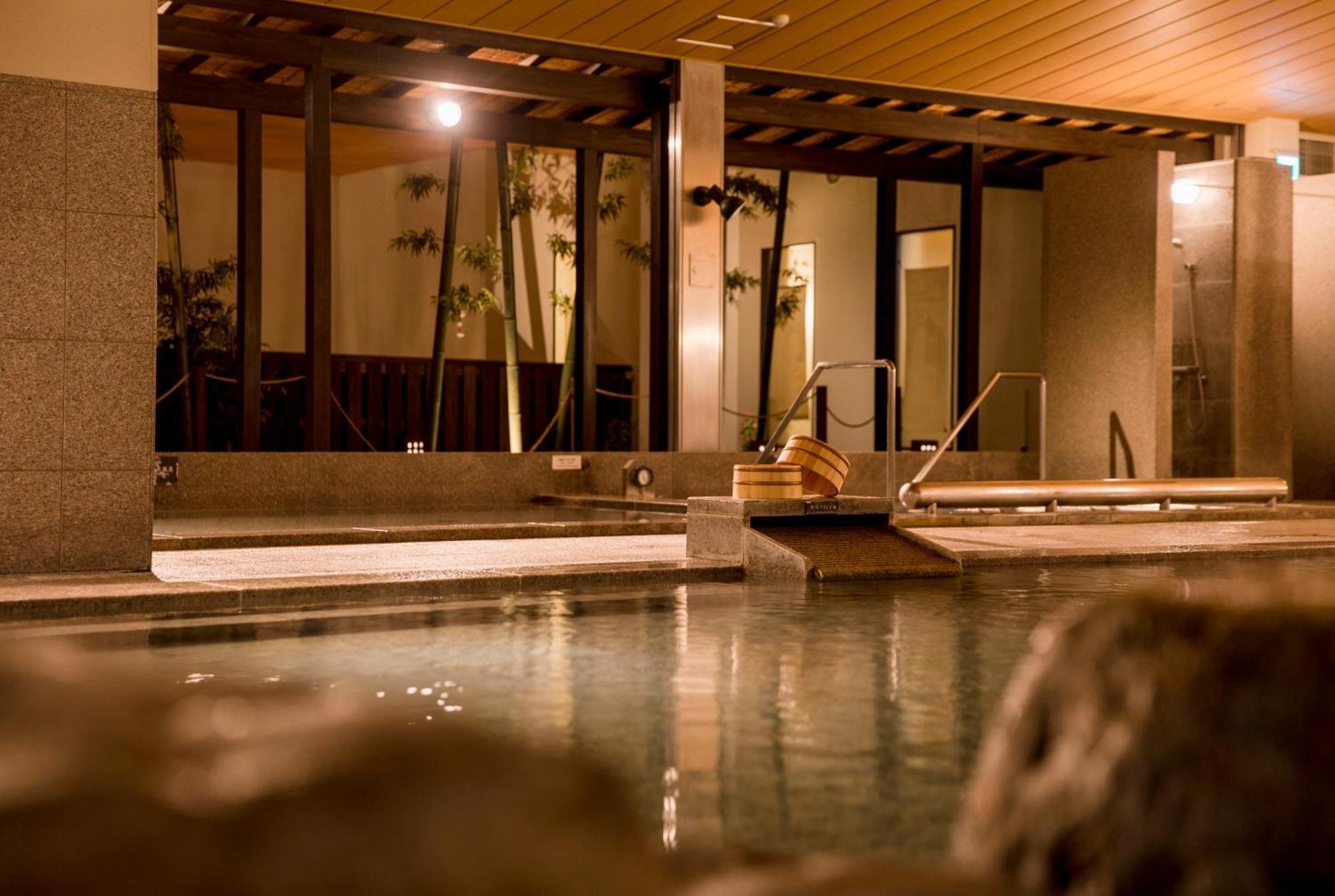 Kobe Harbor Land Onsen Manyo-Club Hotel Exterior photo